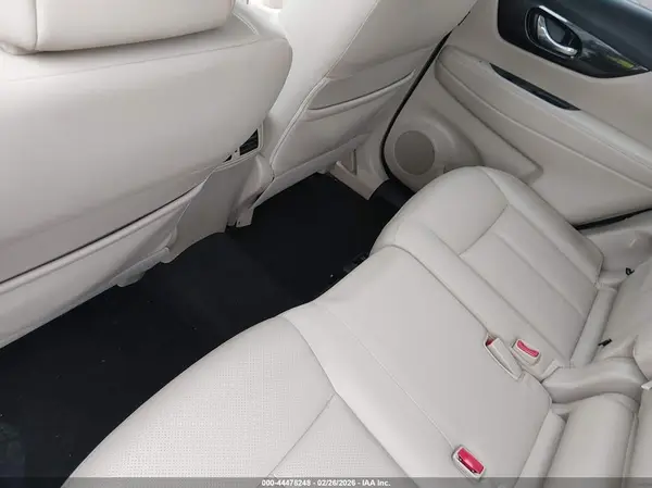JN8AT2MTXHW397113 2017 NISSAN ROGUE - Image 8