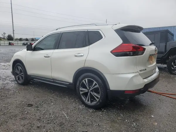 JN8AT2MTXHW398715 2017 NISSAN ROGUE - Image 2