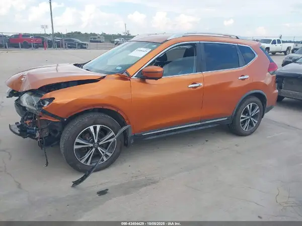 JN8AT2MTXHW399119 2017 NISSAN ROGUE - Image 2