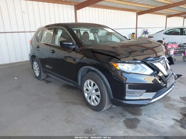 JN8AT2MTXHW399556 2017 NISSAN ROGUE - Image 1