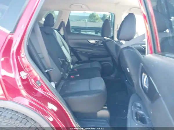 JN8AT2MTXHW401385 2017 NISSAN ROGUE - Image 8