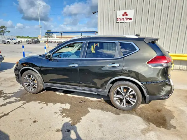 JN8AT2MTXHW402164 2017 NISSAN ROGUE - Image 2