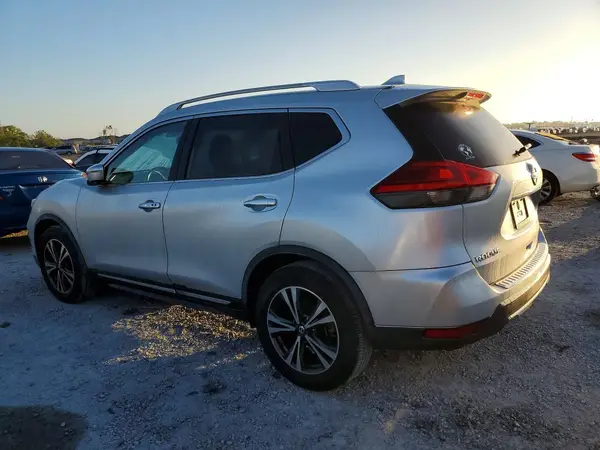 JN8AT2MTXHW402634 2017 NISSAN ROGUE - Image 2