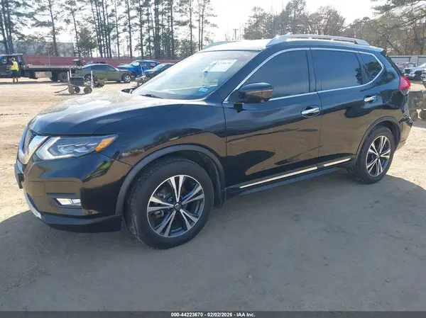 JN8AT2MTXHW407090 2017 NISSAN ROGUE - Image 2