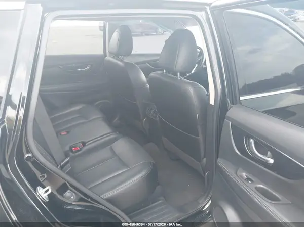 JN8AT2MTXHW408255 2017 NISSAN ROGUE - Image 8
