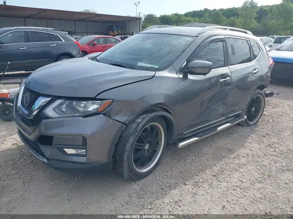 JN8AT2MTXJW456117 2018 NISSAN ROGUE - Image 2