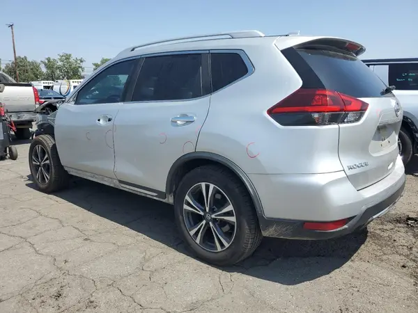 JN8AT2MTXJW458918 2018 NISSAN ROGUE - Image 2