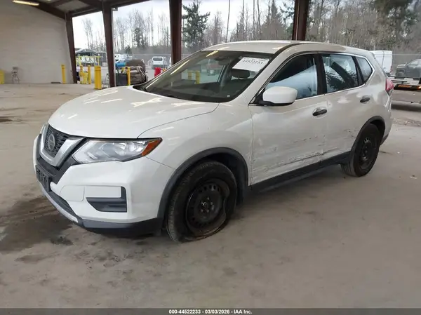 JN8AT2MTXJW459499 2018 NISSAN ROGUE - Image 2