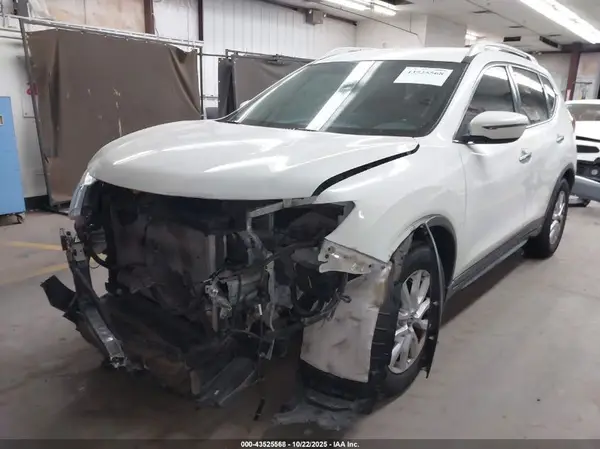 JN8AT2MTXJW459924 2018 NISSAN ROGUE - Image 2