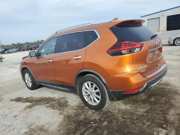 JN8AT2MTXJW460667 2018 NISSAN ROGUE - Image 2