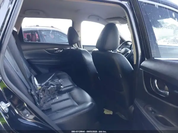 JN8AT2MTXJW461012 2018 NISSAN ROGUE - Image 8