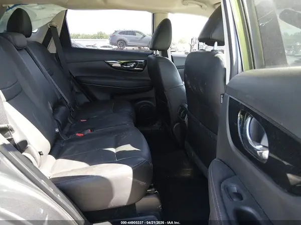 JN8AT2MTXJW461804 2018 NISSAN ROGUE - Image 8