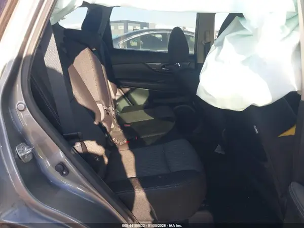 JN8AT2MTXJW461818 2018 NISSAN ROGUE - Image 8