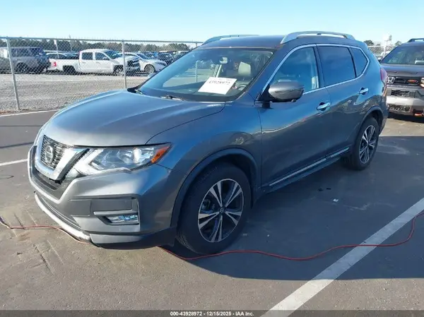 JN8AT2MTXJW464864 2018 NISSAN ROGUE - Image 2