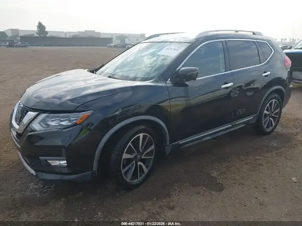 JN8AT2MTXJW465254 2018 NISSAN ROGUE - Image 2