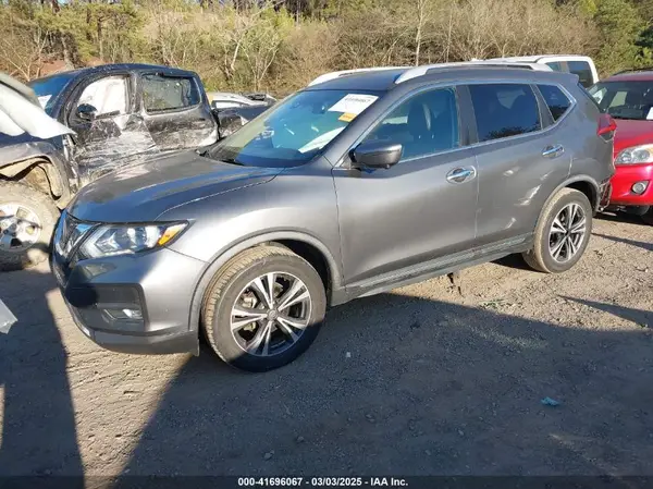 JN8AT2MTXJW466386 2018 NISSAN ROGUE - Image 2
