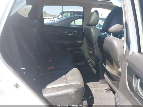 JN8AT2MTXJW469398 2018 NISSAN ROGUE - Image 8