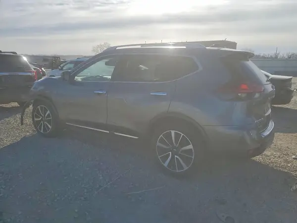 JN8AT2MTXJW469496 2018 NISSAN ROGUE - Image 2