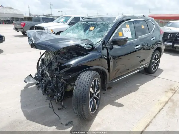 JN8AT2MTXJW470681 2018 NISSAN ROGUE - Image 2