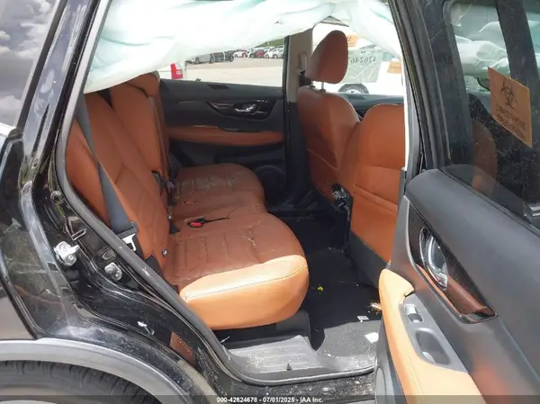 JN8AT2MTXJW470681 2018 NISSAN ROGUE - Image 8
