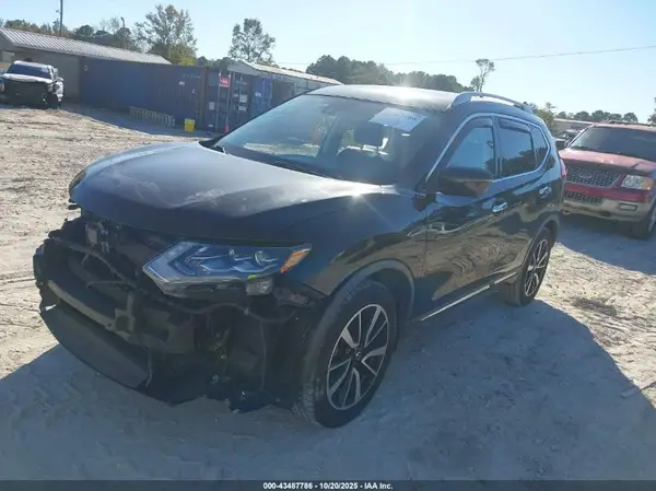 JN8AT2MTXJW470714 2018 NISSAN ROGUE - Image 2