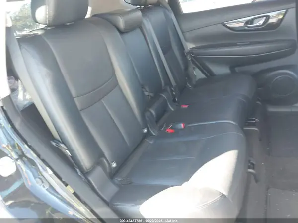 JN8AT2MTXJW470714 2018 NISSAN ROGUE - Image 8