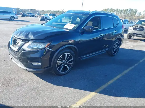 JN8AT2MTXJW485617 2018 NISSAN ROGUE - Image 2