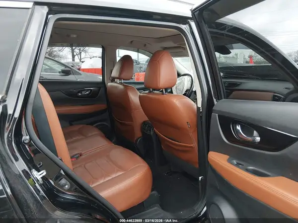JN8AT2MTXJW486069 2018 NISSAN ROGUE - Image 8