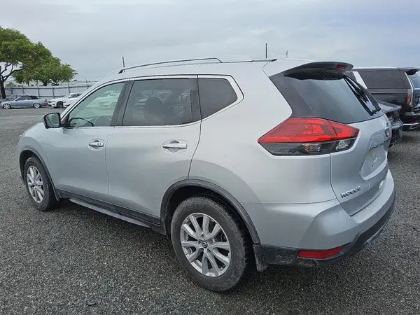 JN8AT2MTXJW491448 2018 NISSAN ROGUE - Image 2