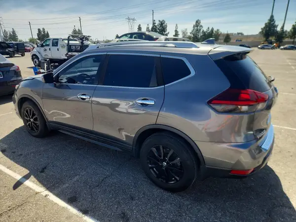 JN8AT2MTXKW261104 2019 NISSAN ROGUE - Image 2