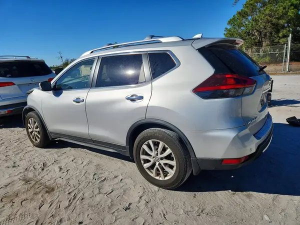 JN8AT2MTXLW013470 2020 NISSAN ROGUE - Image 2