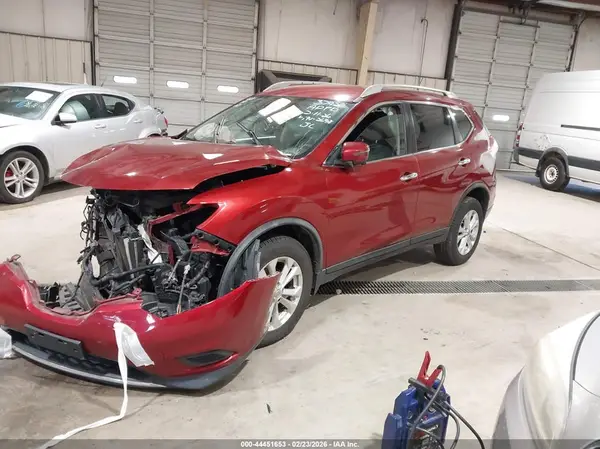 JN8AT2MV0GW132698 2016 NISSAN ROGUE - Image 2