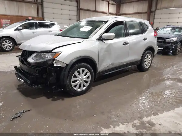 JN8AT2MV0HW000624 2017 NISSAN ROGUE - Image 2