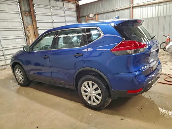 JN8AT2MV0HW001112 2017 NISSAN ROGUE - Image 2