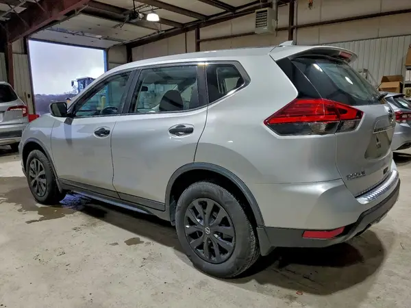 JN8AT2MV0HW001465 2017 NISSAN ROGUE - Image 2
