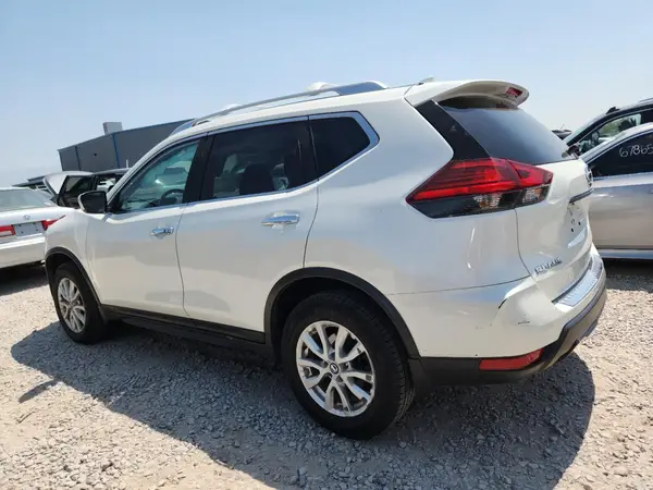 JN8AT2MV0HW001997 2017 NISSAN ROGUE - Image 2