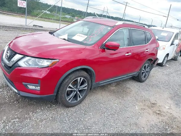 JN8AT2MV0HW003300 2017 NISSAN ROGUE - Image 2
