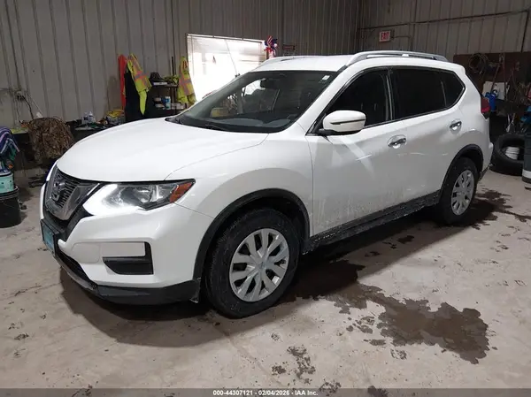 JN8AT2MV0HW003460 2017 NISSAN ROGUE - Image 2