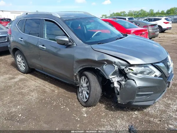 JN8AT2MV0HW003667 2017 NISSAN ROGUE - Image 1