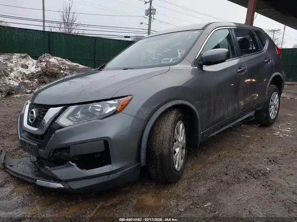 JN8AT2MV0HW004561 2017 NISSAN ROGUE - Image 2