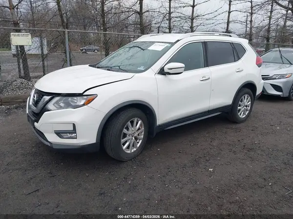 JN8AT2MV0HW004625 2017 NISSAN ROGUE - Image 2