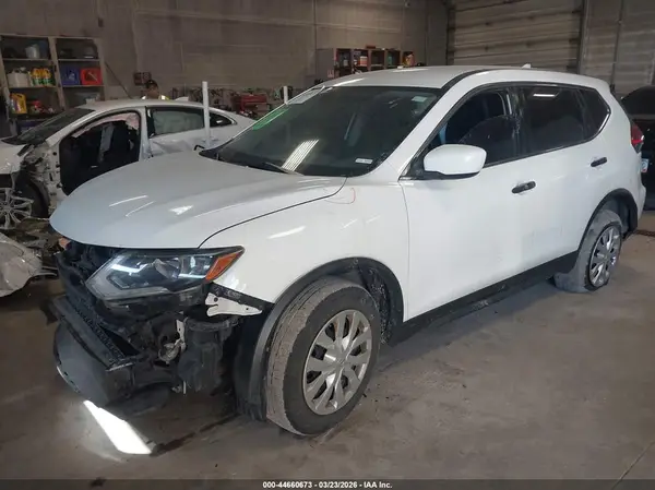 JN8AT2MV0HW005287 2017 NISSAN ROGUE - Image 2