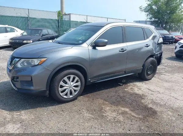 JN8AT2MV0HW007024 2017 NISSAN ROGUE - Image 2