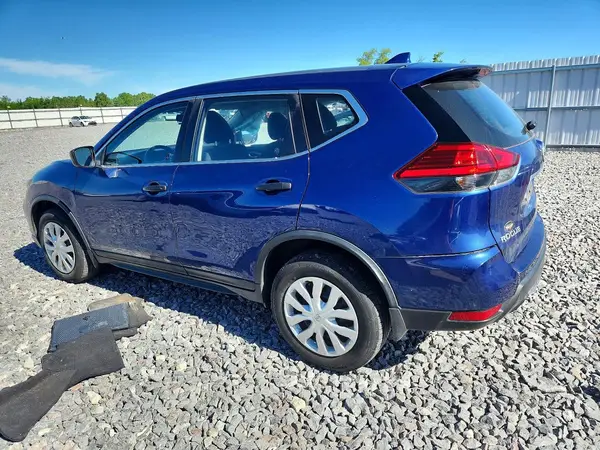 JN8AT2MV0HW007668 2017 NISSAN ROGUE - Image 2