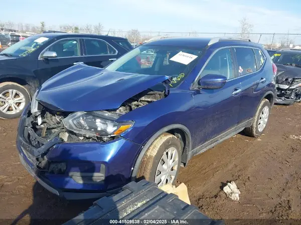 JN8AT2MV0HW007783 2017 NISSAN ROGUE - Image 2