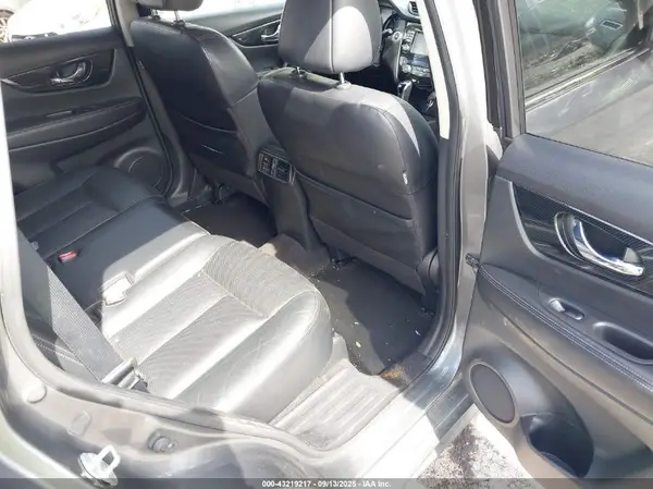 JN8AT2MV0HW008528 2017 NISSAN ROGUE - Image 8