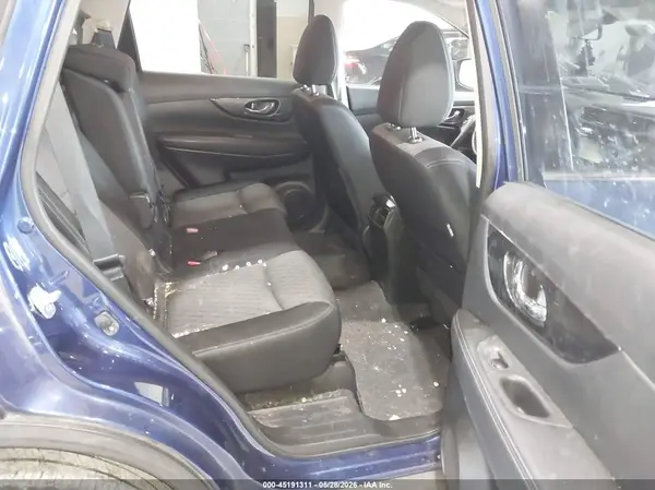 JN8AT2MV0HW010635 2017 NISSAN ROGUE - Image 8