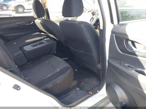JN8AT2MV0HW012269 2017 NISSAN ROGUE - Image 8