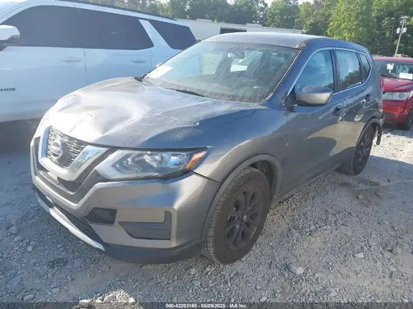 JN8AT2MV0HW012451 2017 NISSAN ROGUE - Image 2