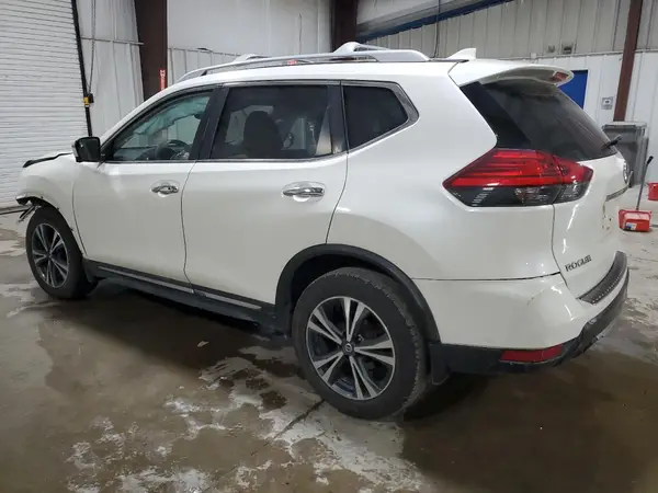 JN8AT2MV0HW012658 2017 NISSAN ROGUE - Image 2